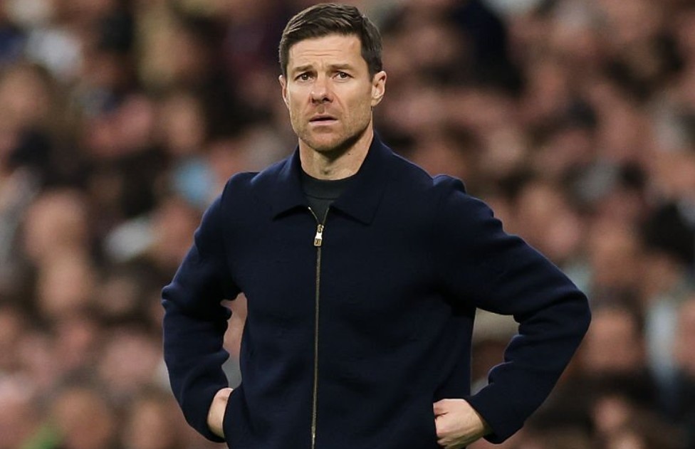 Liverpool phot lo Alonso hinh anh