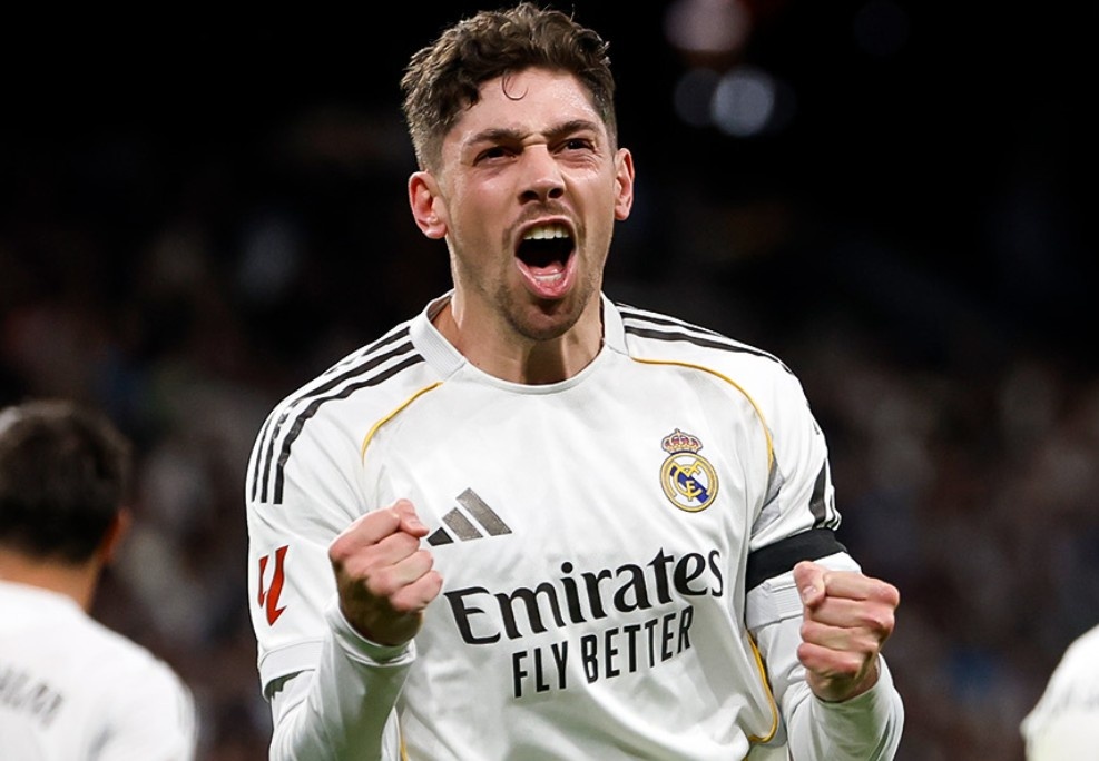 Valverde thang hoa, Real pha hoi nong vao Barca hinh anh