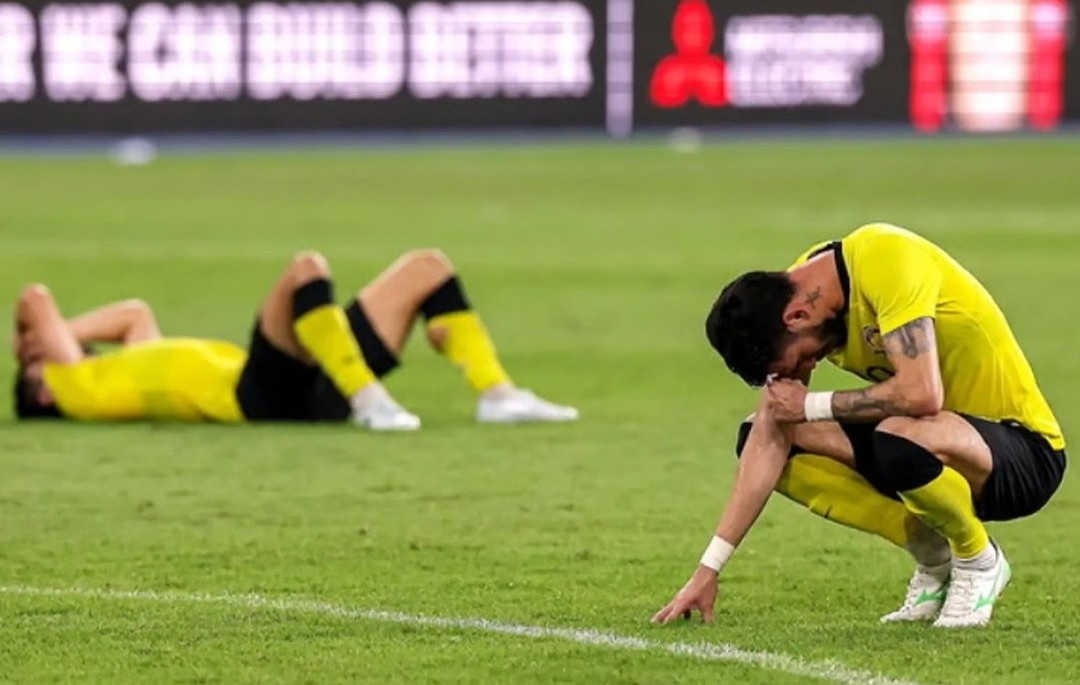 Het roi, bong da Malaysia hinh anh