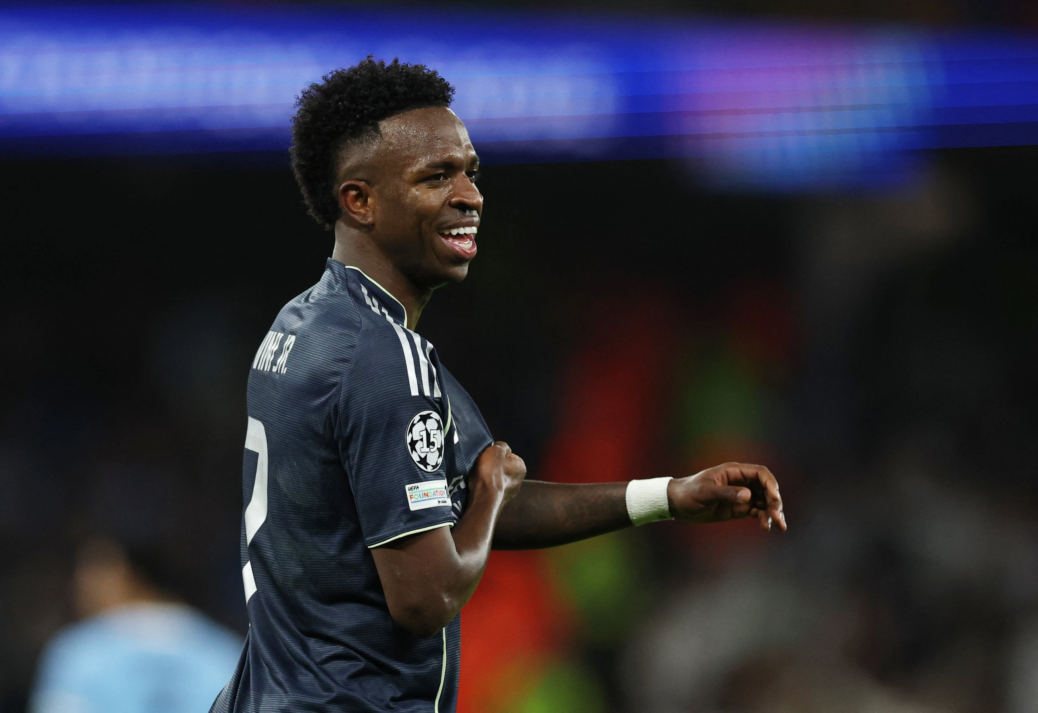 Vinicius phien ban dang so nhat da tro lai hinh anh