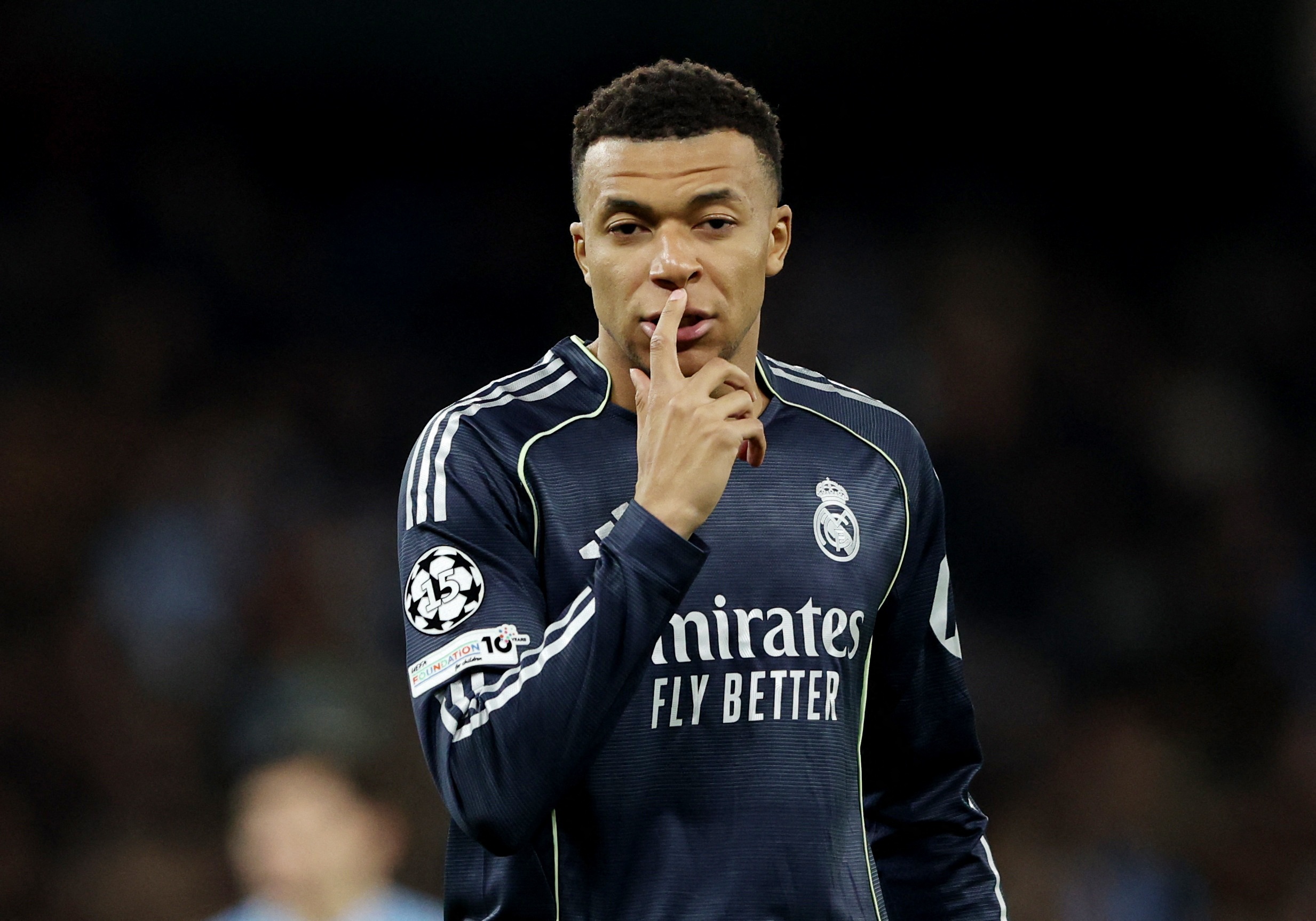 Mbappe cham tran Vinicius truoc World Cup hinh anh