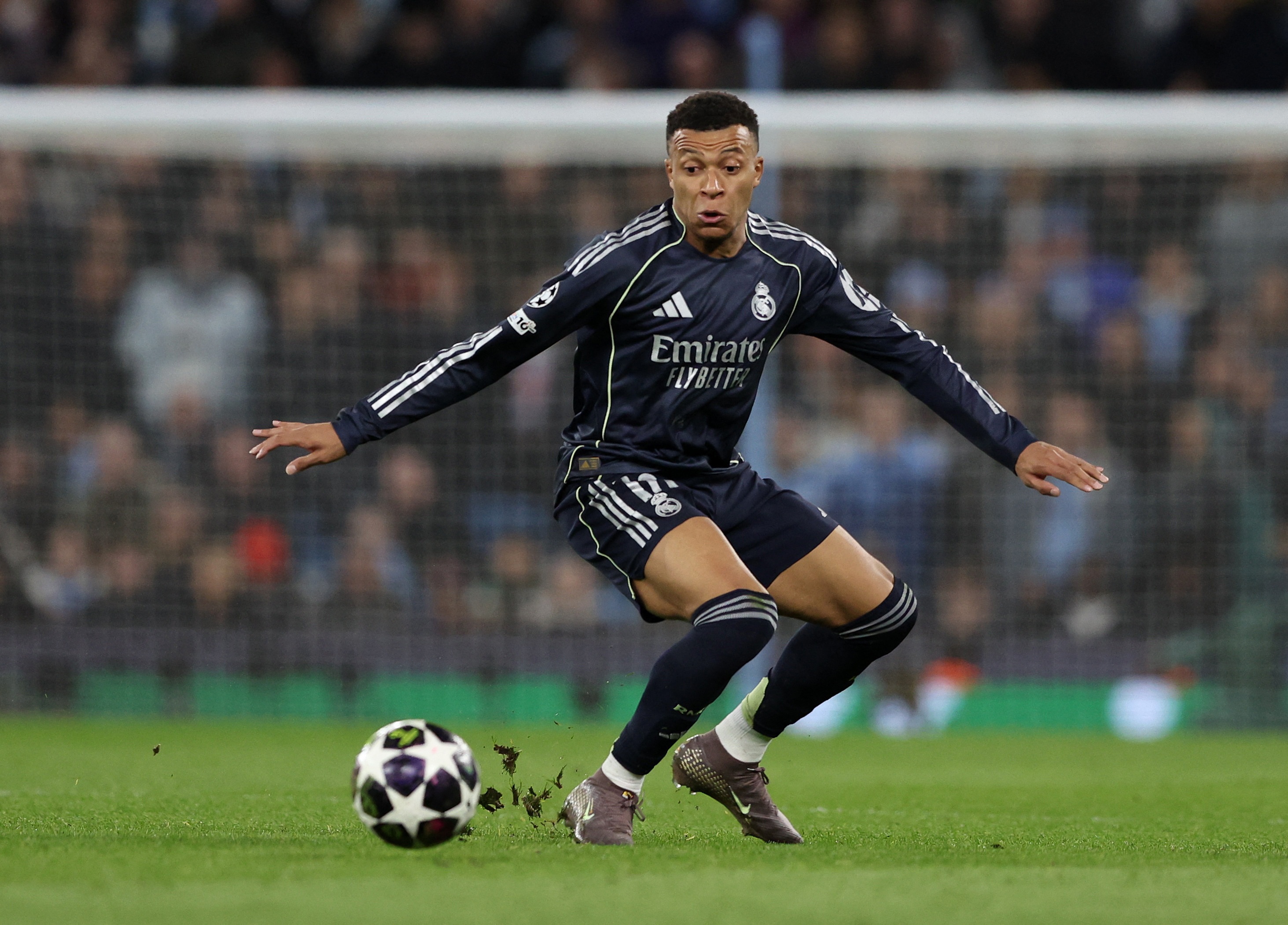 Mbappe len tuyen, Real Madrid thap thom truoc canh bac rui ro hinh anh