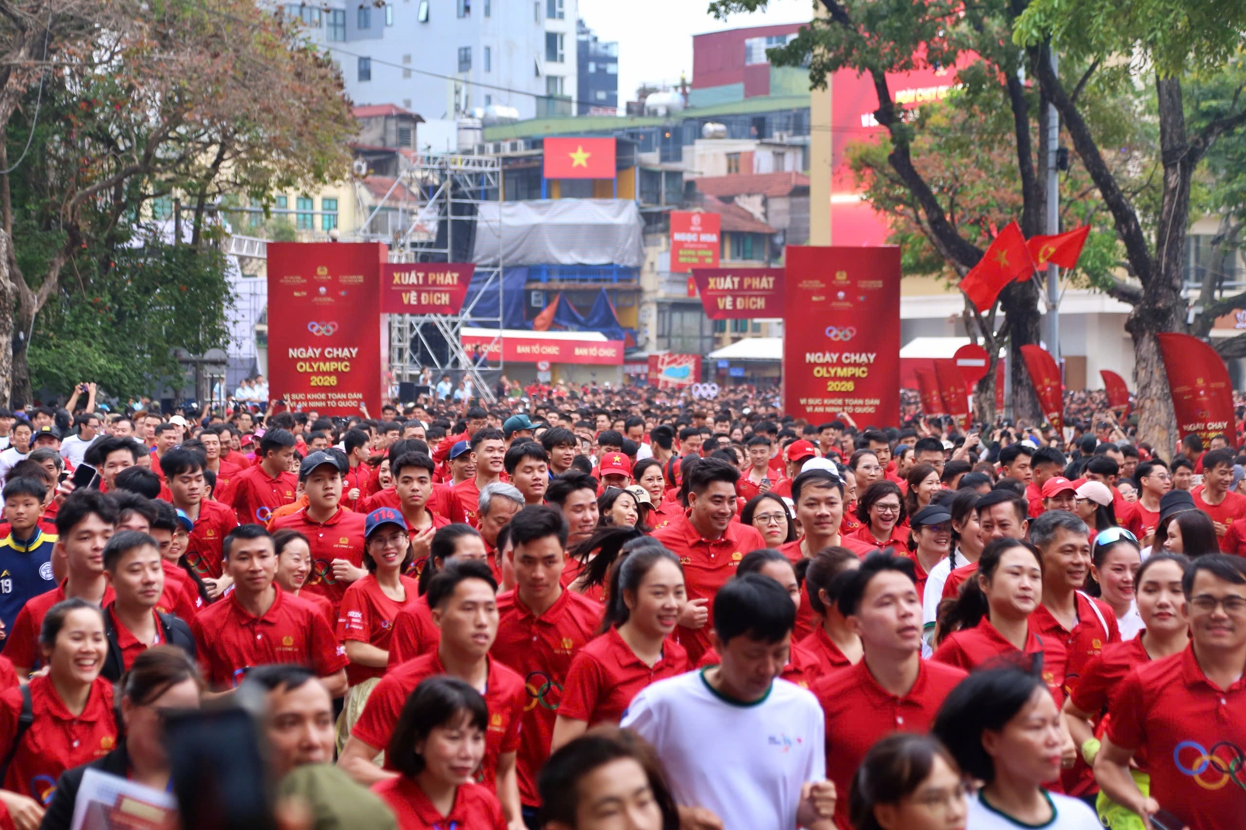 Chuoi su kien chay bo toan quoc thu hut hon 1,3 trieu nguoi tham gia hinh anh