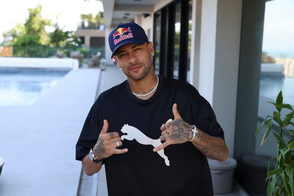 Neymar tu day minh xa doi tuyen Brazil hinh anh