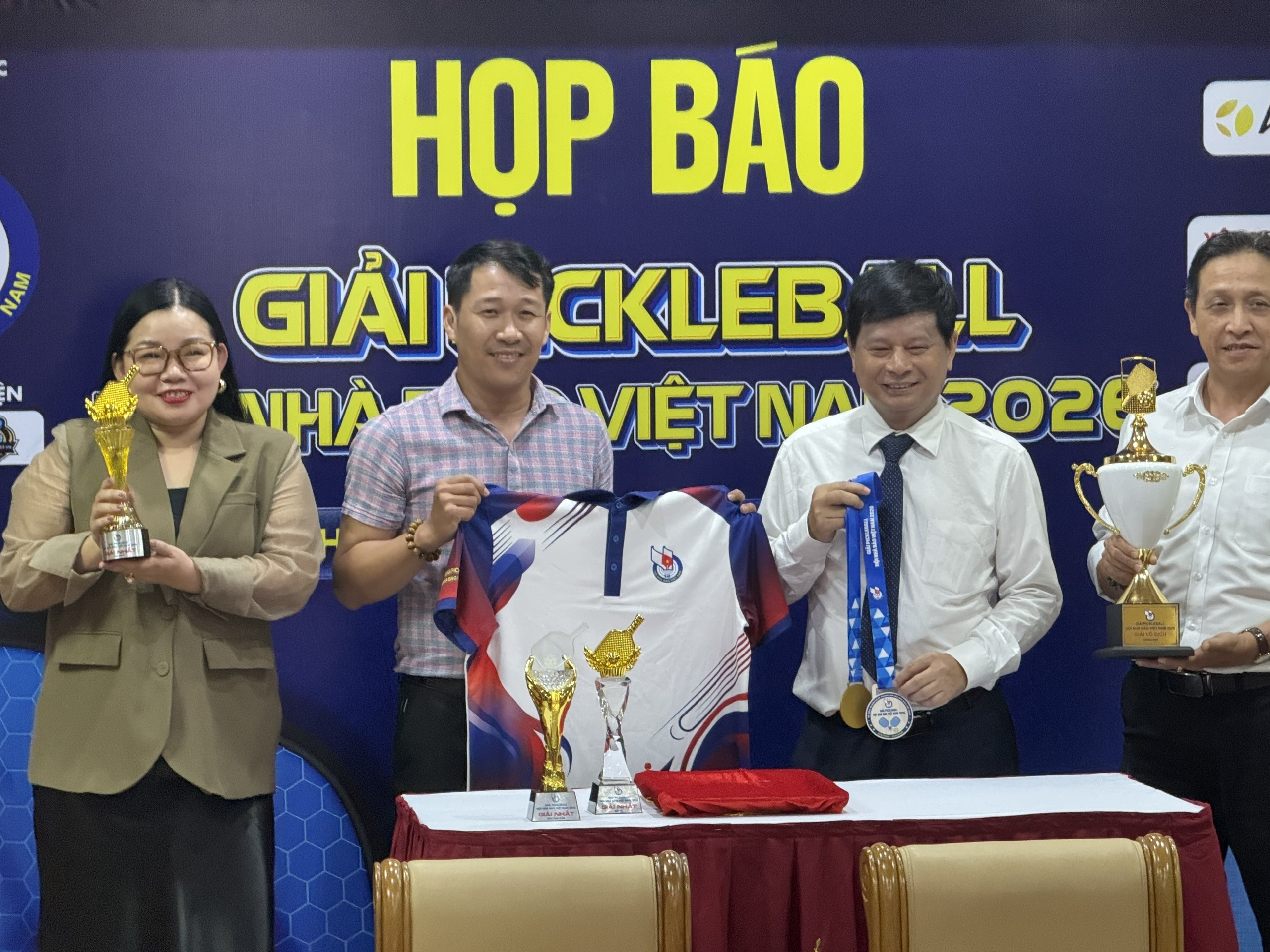 Hon 300 nha bao tranh tai o giai pickleball toan quoc 2026 hinh anh