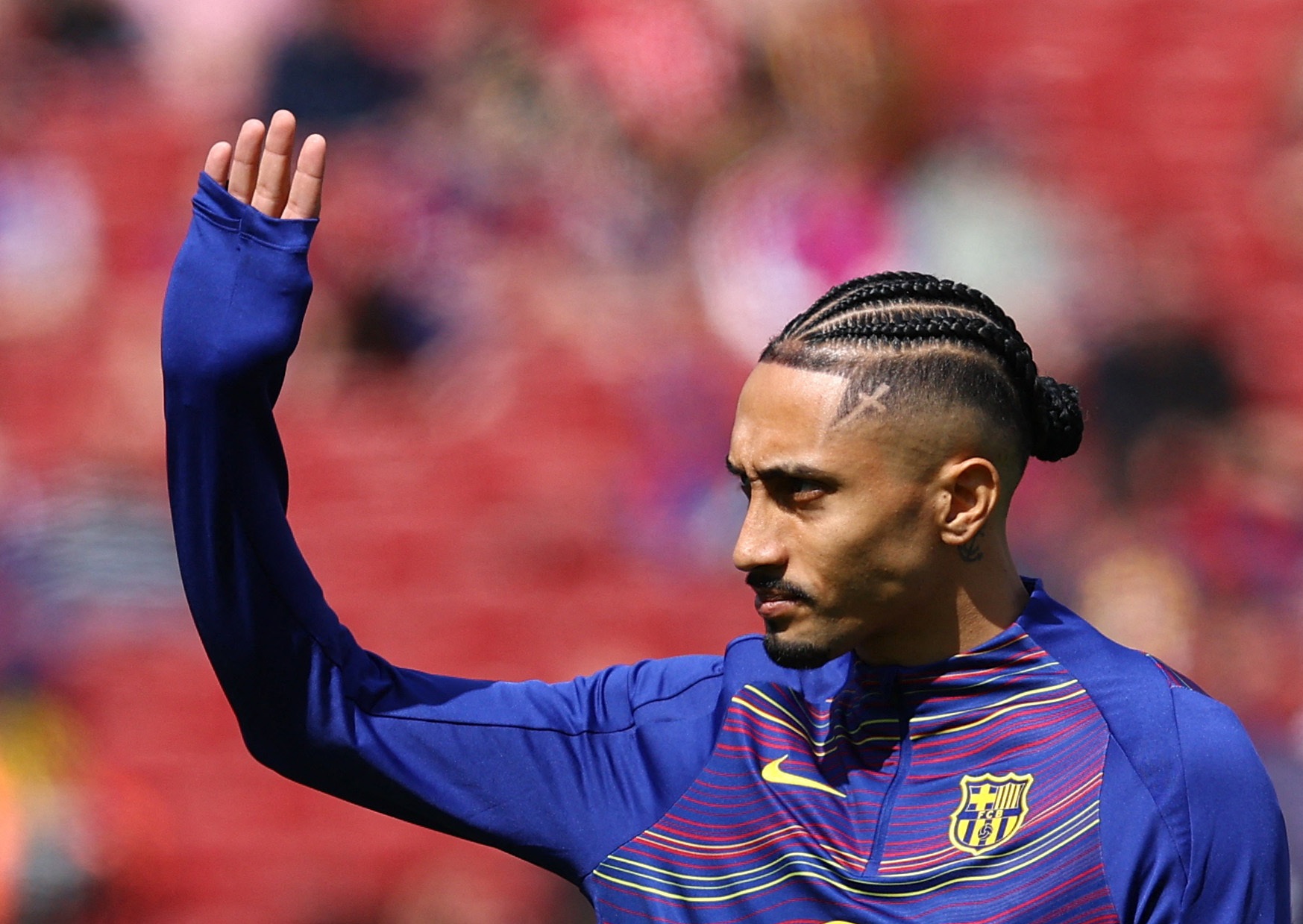 Barca buc xuc vi chan thuong cua Raphinha hinh anh