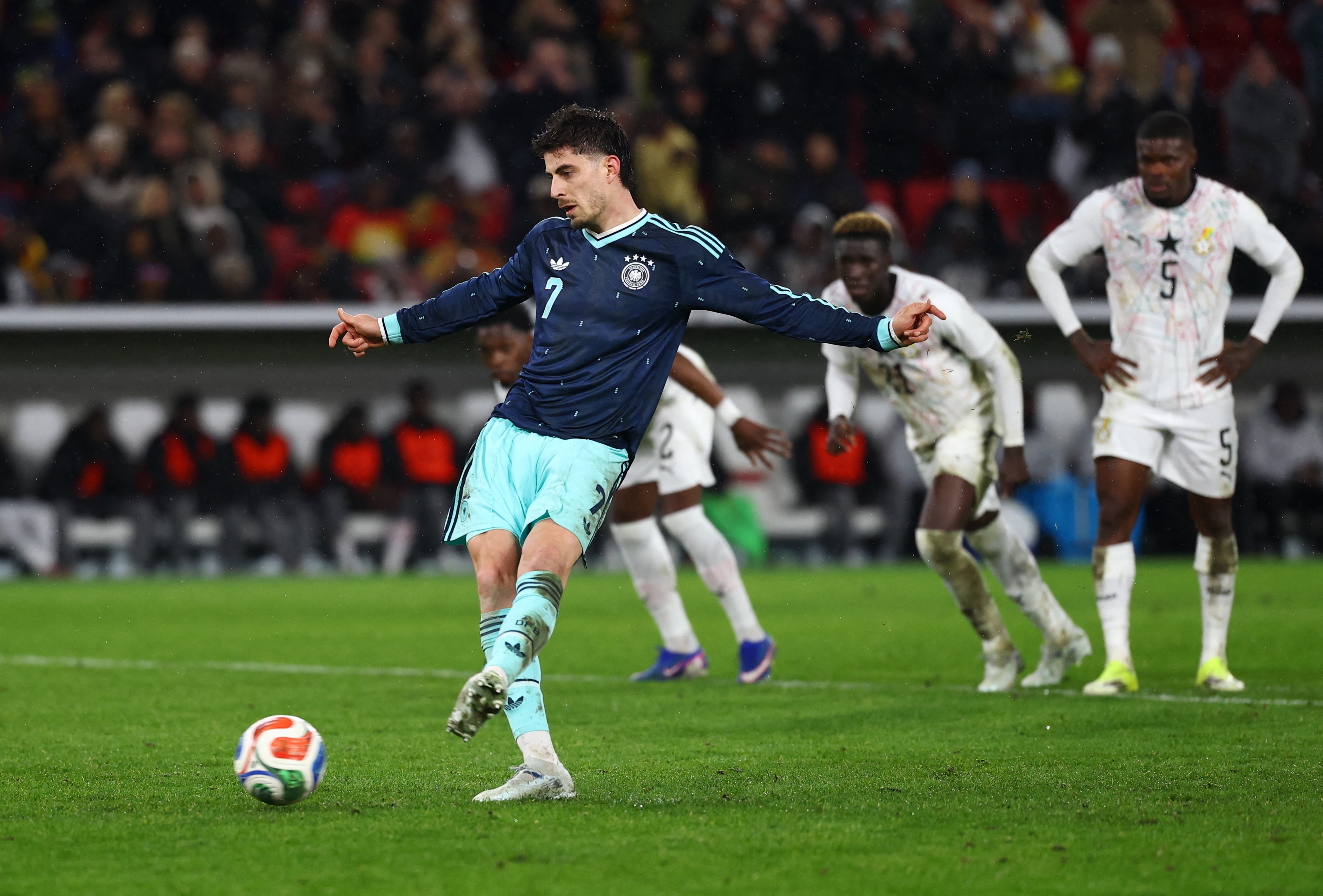 Da lech vi tri, Havertz van la diem sang hinh anh