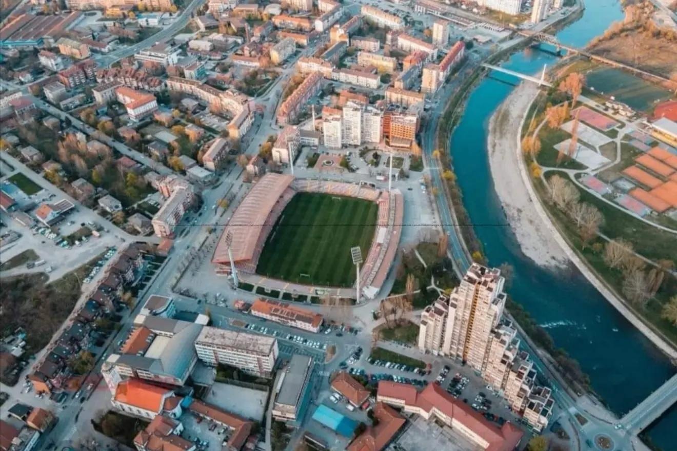 Italy doi mat 'dia nguc' Zenica trong tran quyet dinh ve World Cup hinh anh