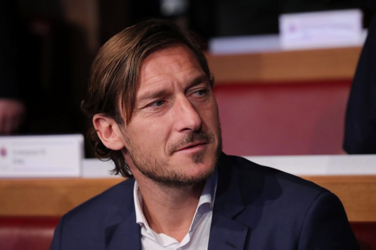 Totti: Italy danh mat ban sac, tra gia bang noi nhuc World Cup hinh anh
