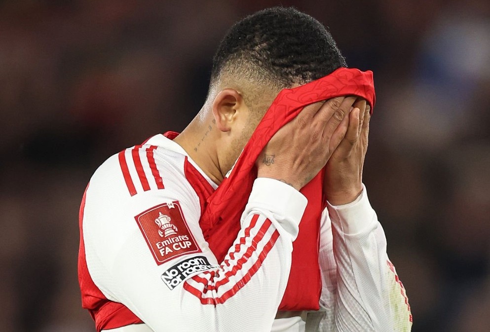 Thua soc doi hang Nhat, Arsenal tan mong an 3 hinh anh