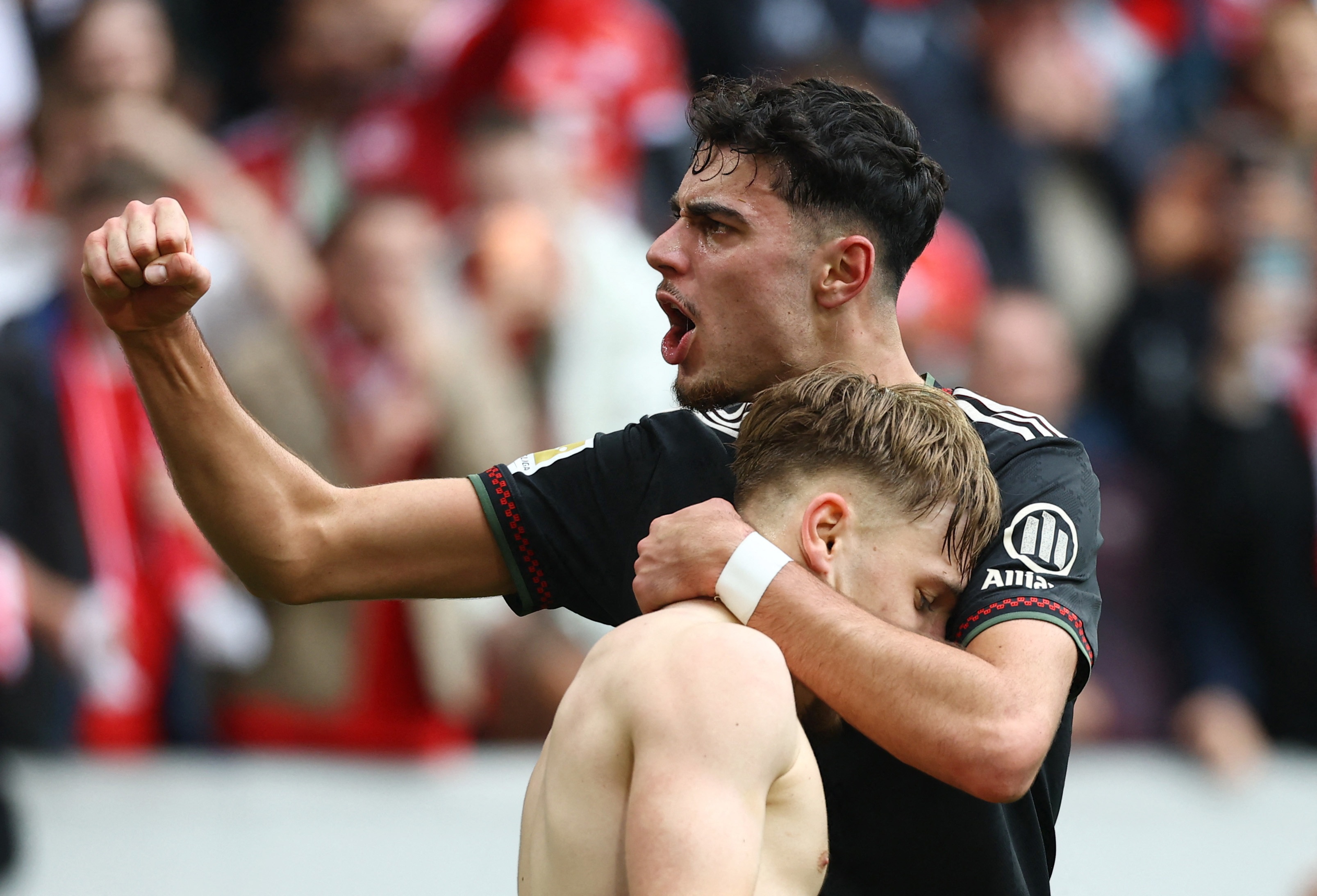 300 ban sau 99 tran, Bayern gieo noi so cho Real Madrid hinh anh