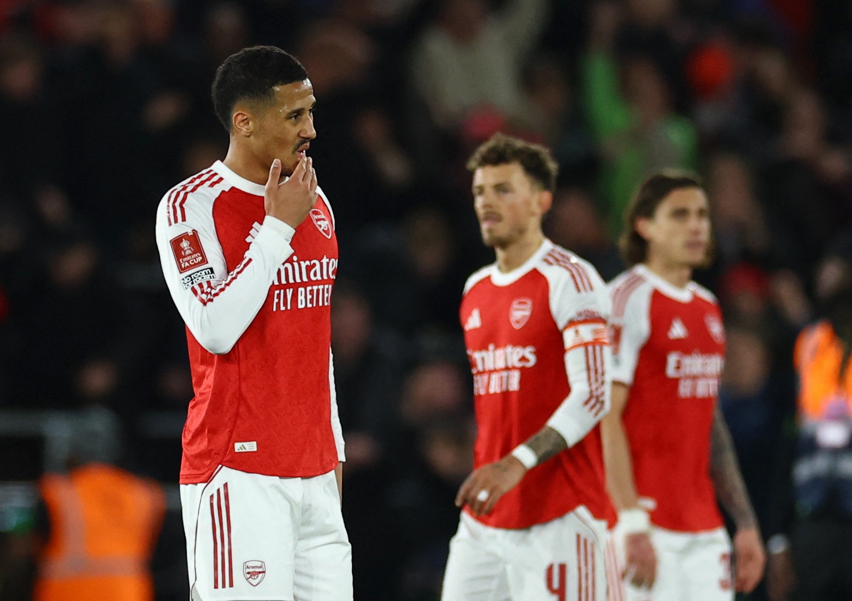 Arsenal lai guc nga dung luc quyet dinh hinh anh