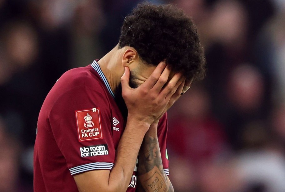 Tran cau dien ro tai tu ket FA Cup hinh anh