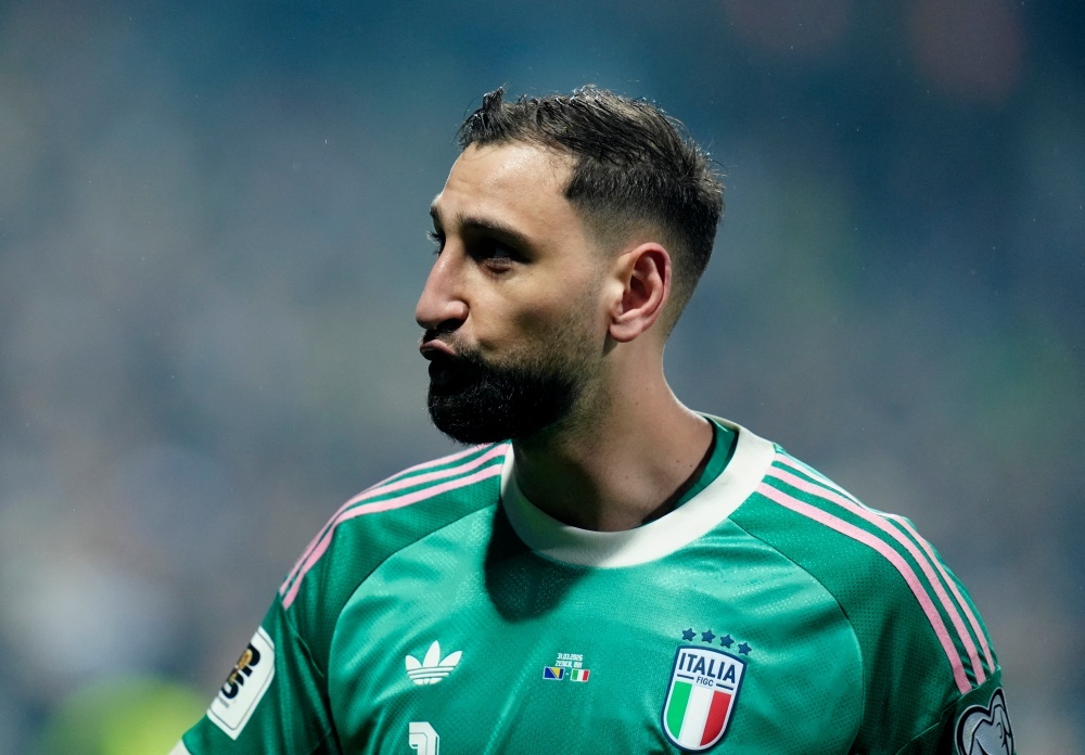 Donnarumma pha vo im lang sau cu soc World Cup hinh anh