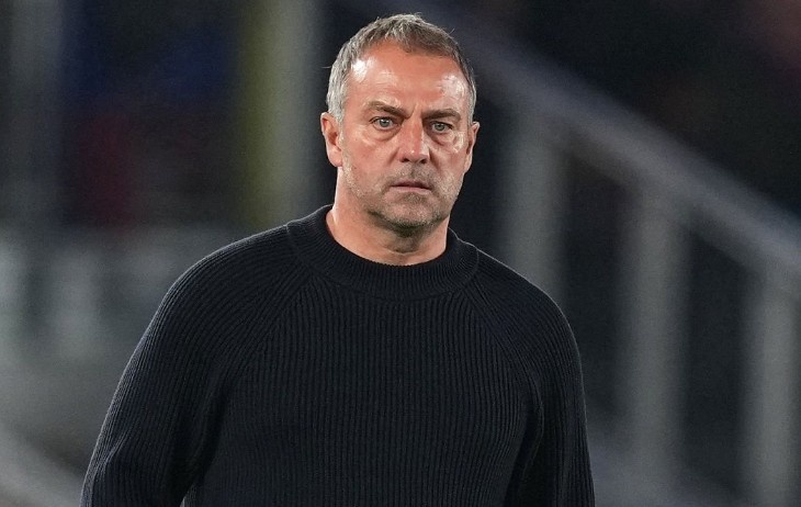 Hansi Flick noi gian hinh anh