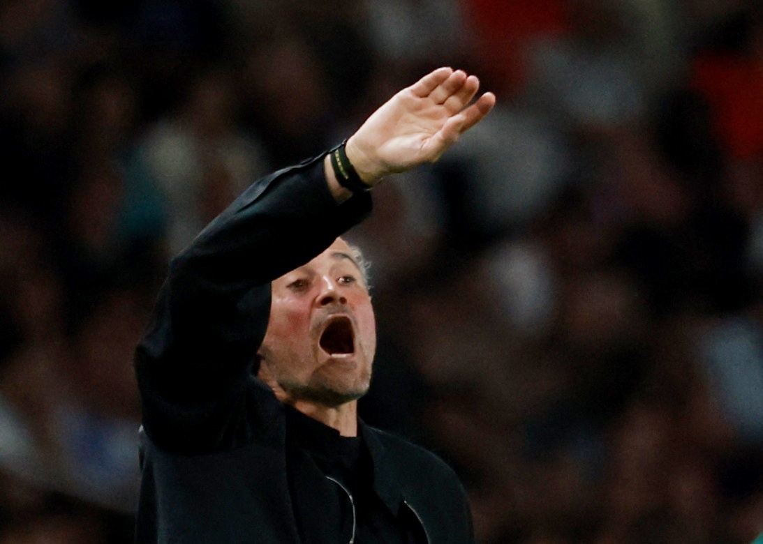 Tay Ban Nha dinh nghia lai quyen luc, Italy tut lai phia sau hinh anh