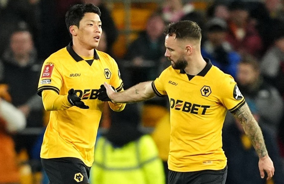 Doi Premier League dau tien xuong hang hinh anh