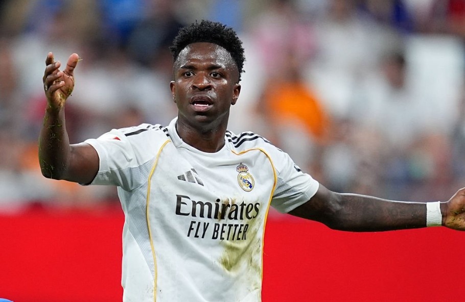 Phong thay do Real day song vi Vinicius hinh anh