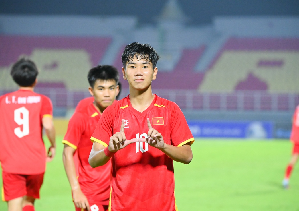 U17 Viet Nam truoc cua thien duong Dong Nam A hinh anh