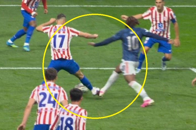 CDV Arsenal phan no voi trong tai hinh anh