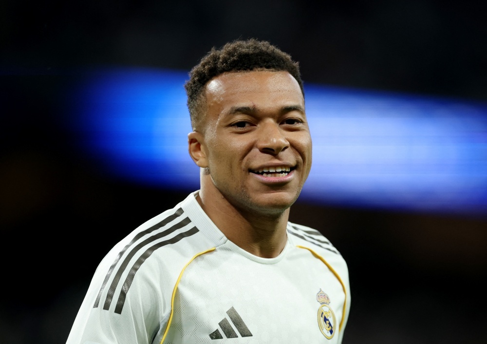 Mbappe noi loan, Bernabeu day song cuoi mua hinh anh