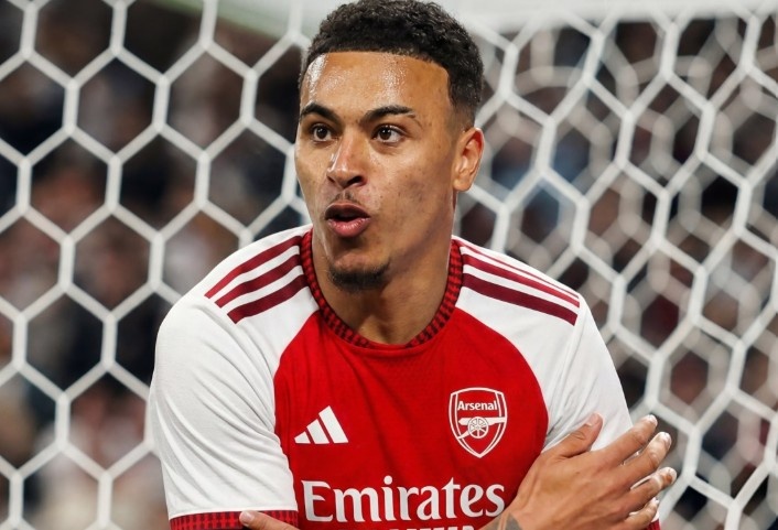 Arsenal khuay dao ky chuyen nhuong voi 200 trieu euro hinh anh