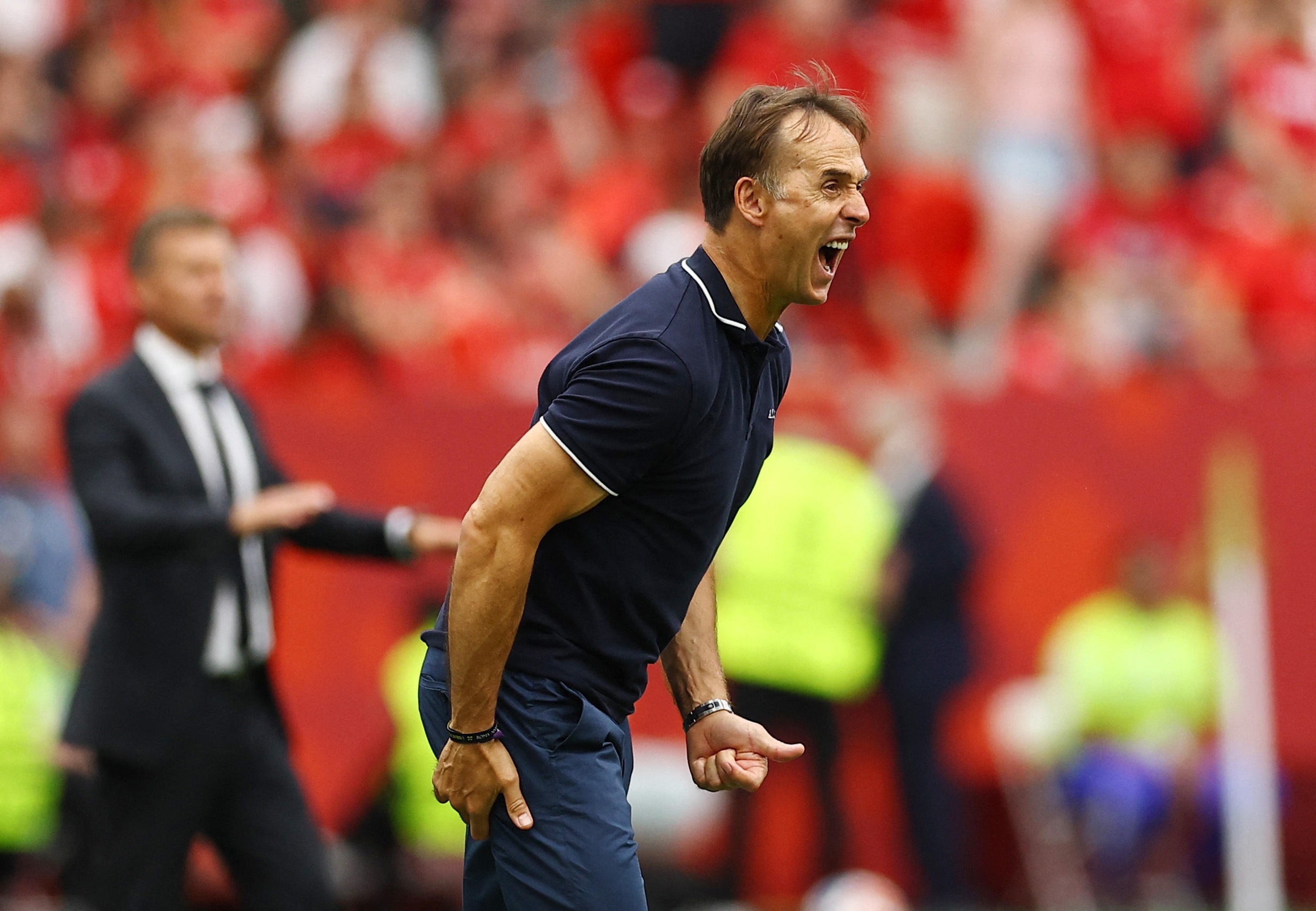 Lopetegui noi gian vi Canada khong biet dung lai hinh anh