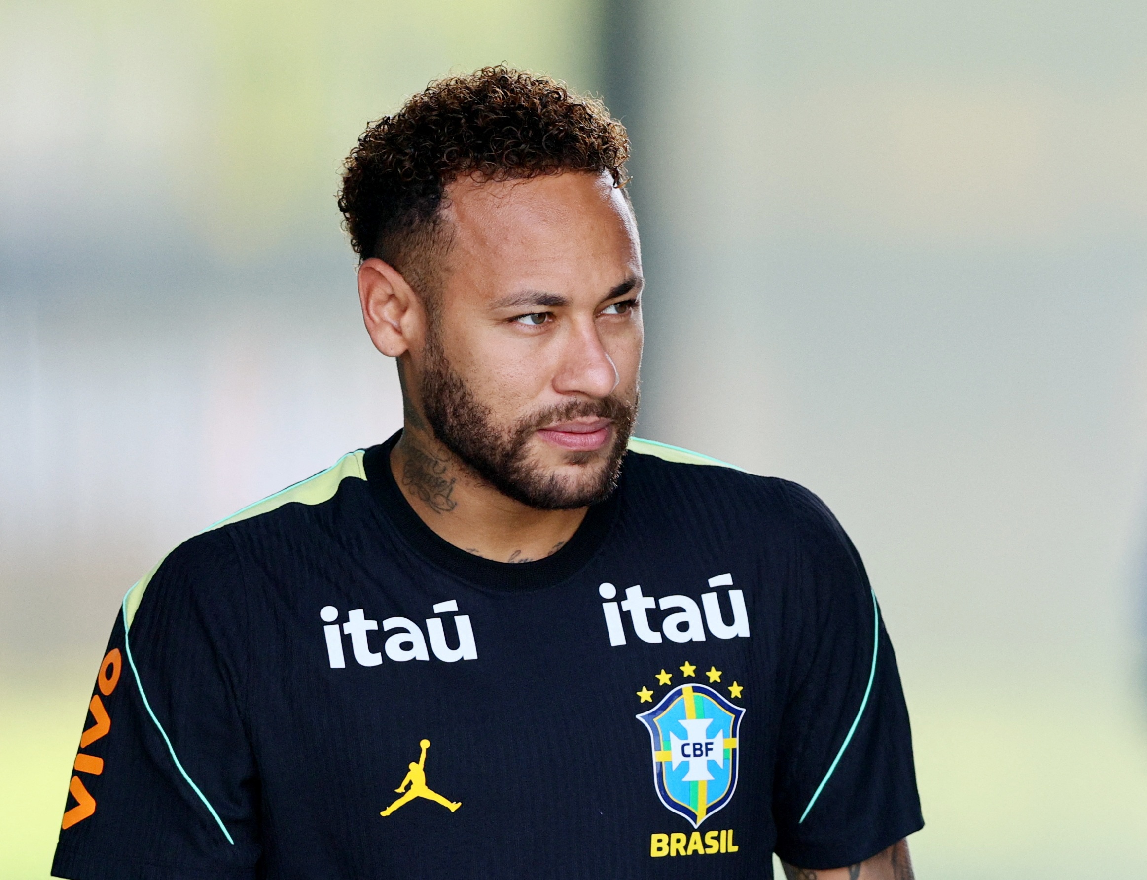 Neymar tiep tuc lo hen voi tuyen Brazil hinh anh