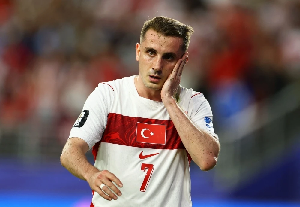 Tho Nhi Ky roi them vi Akturkoglu hinh anh