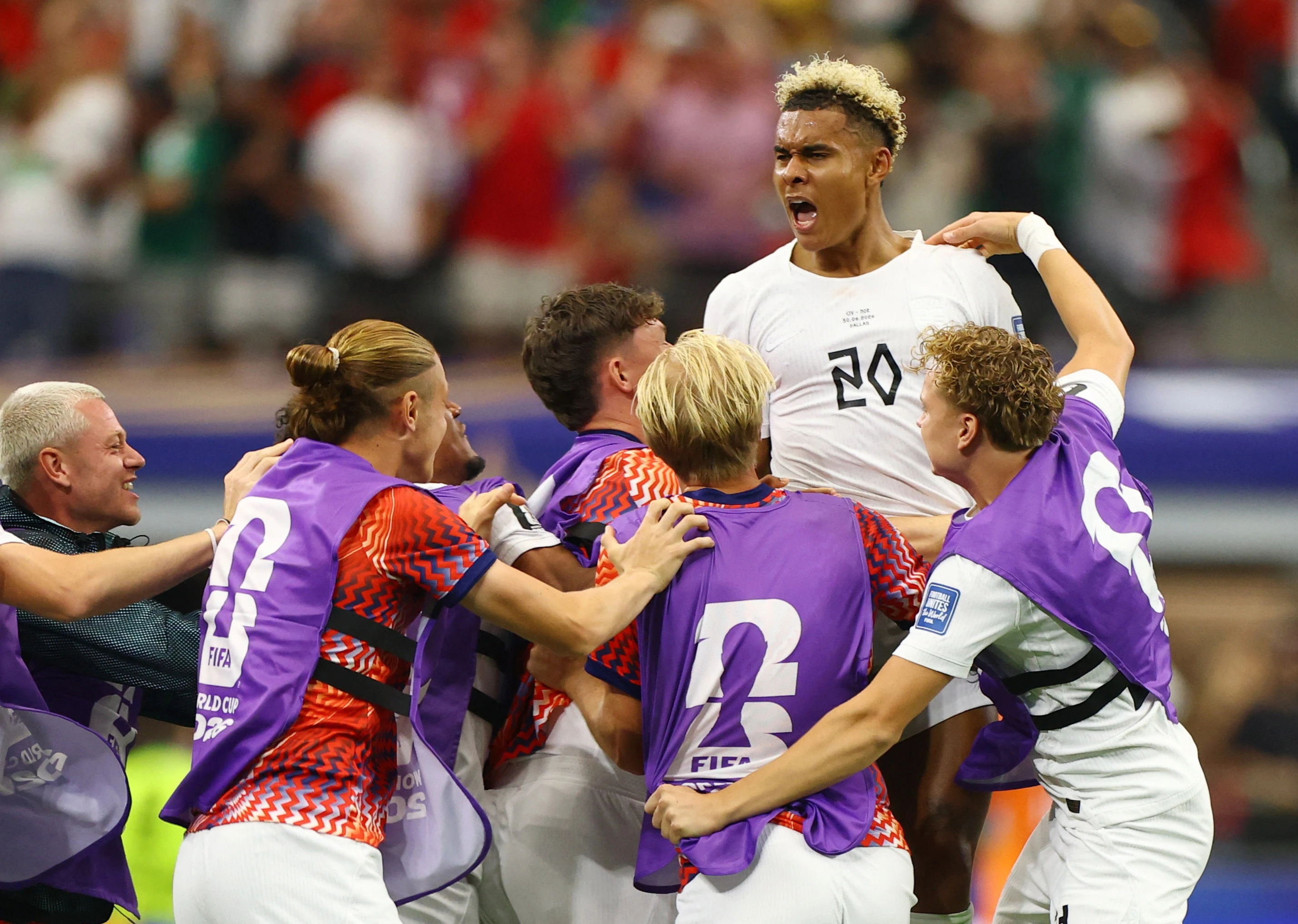 Bo Bien Nga 0-1 Na Uy: Sieu pham cua Nusa hinh anh