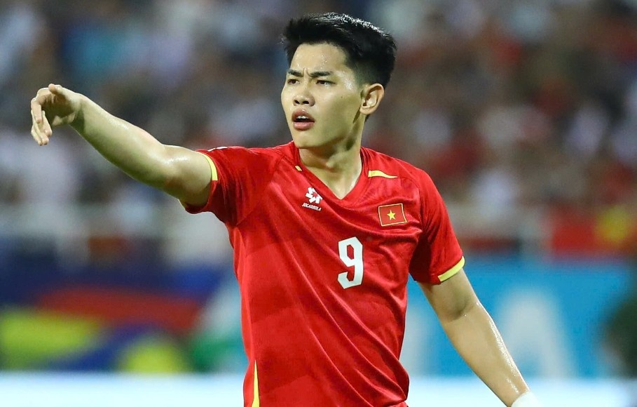 Tuyển Việt Nam 1-0 Campuchia: Đình Bắc ghi bàn sau pha solo