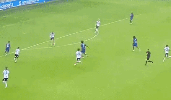 Zirkzee gây sốt trong trận thắng 5-0 của MU