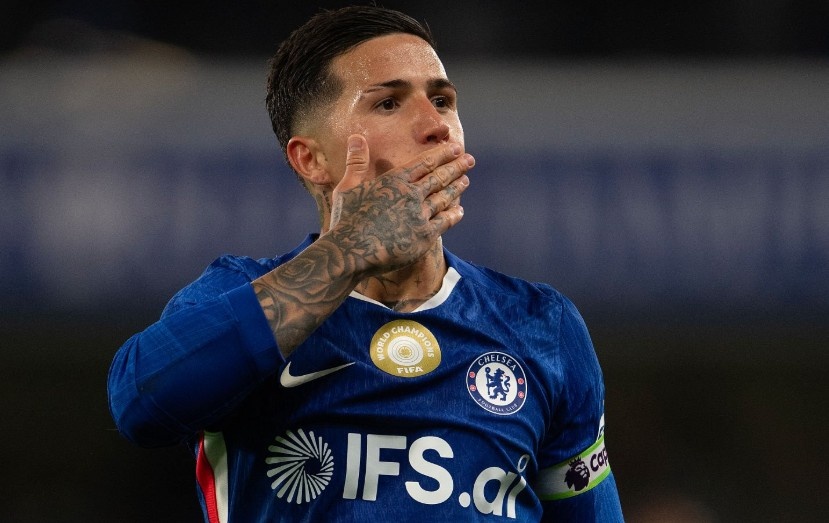 Chelsea mời Man City mua Enzo Fernandez với giá kỷ lục