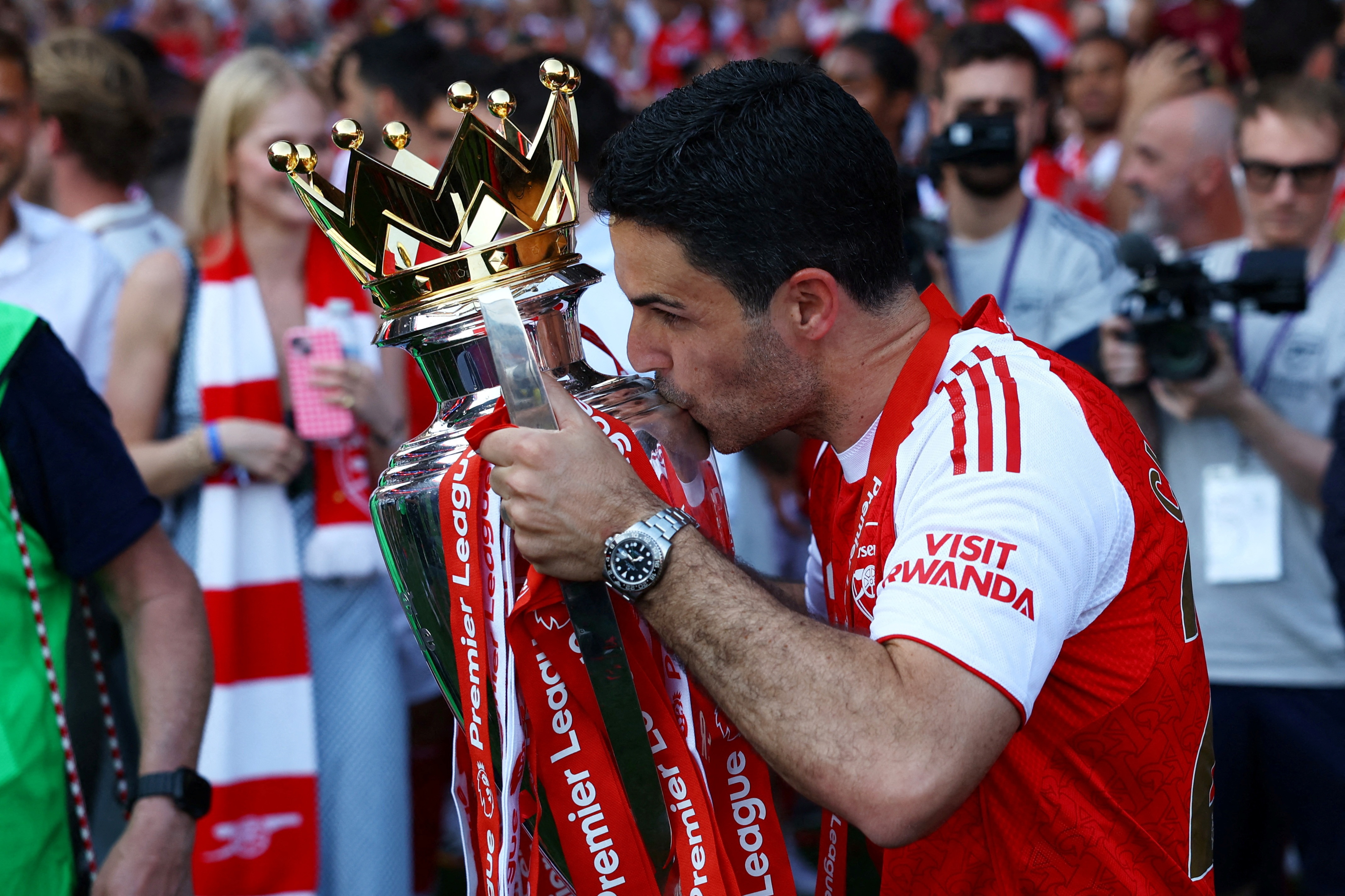 Arsenal và Man City trước mùa giải phán xét