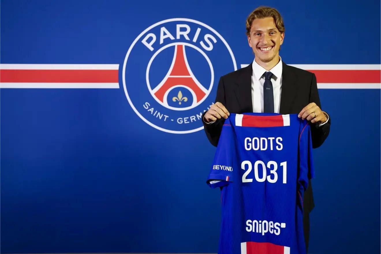 PSG mua thêm một hàng công trong mơ