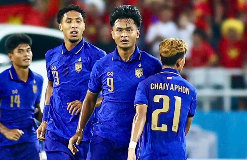 Việt Nam 0-1 Thái Lan: Thành Chung mắc lỗi