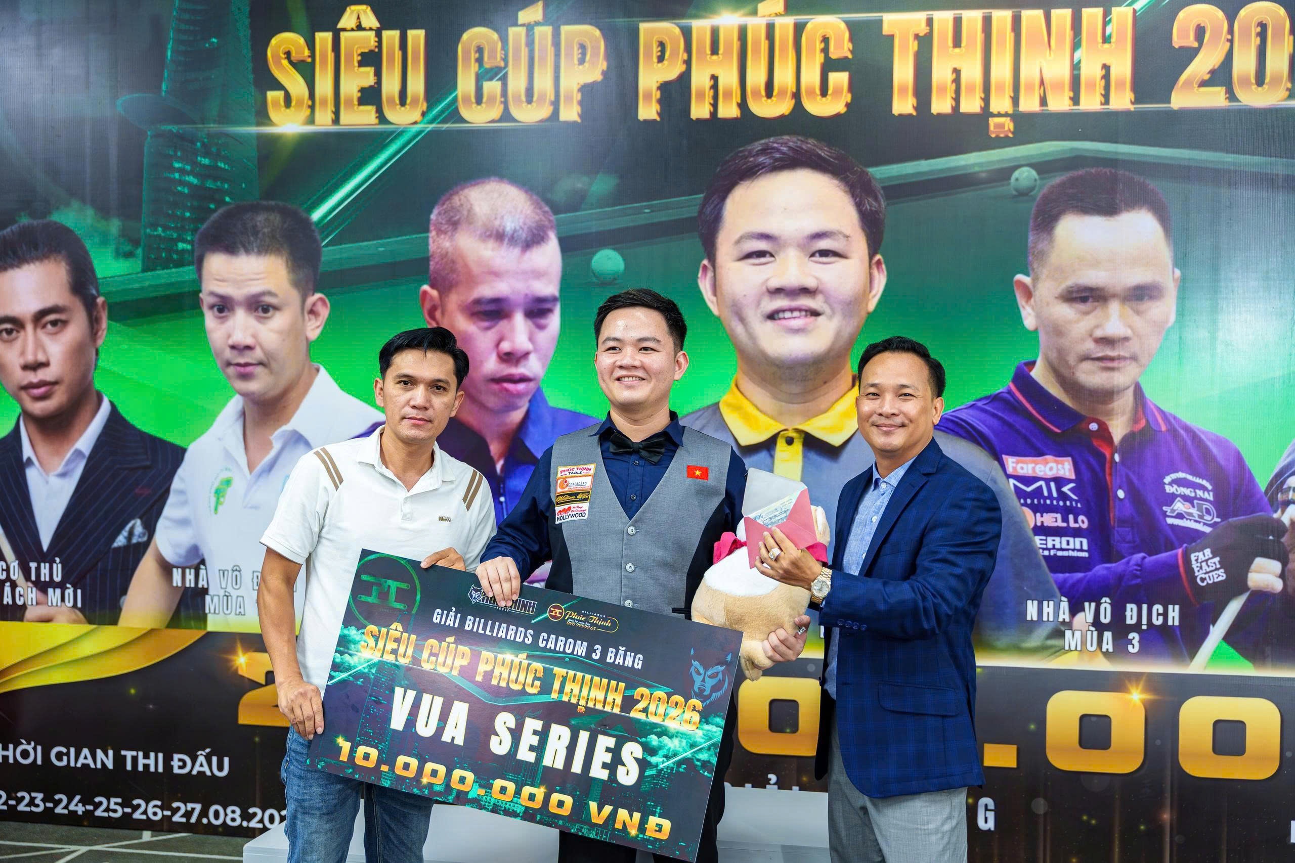 Bao Phương Vinh lập hat-trick danh hiệu