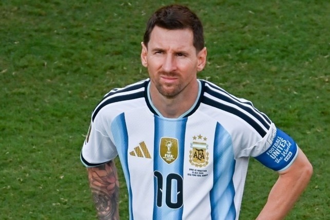 Messi giã từ đội tuyển Argentina
