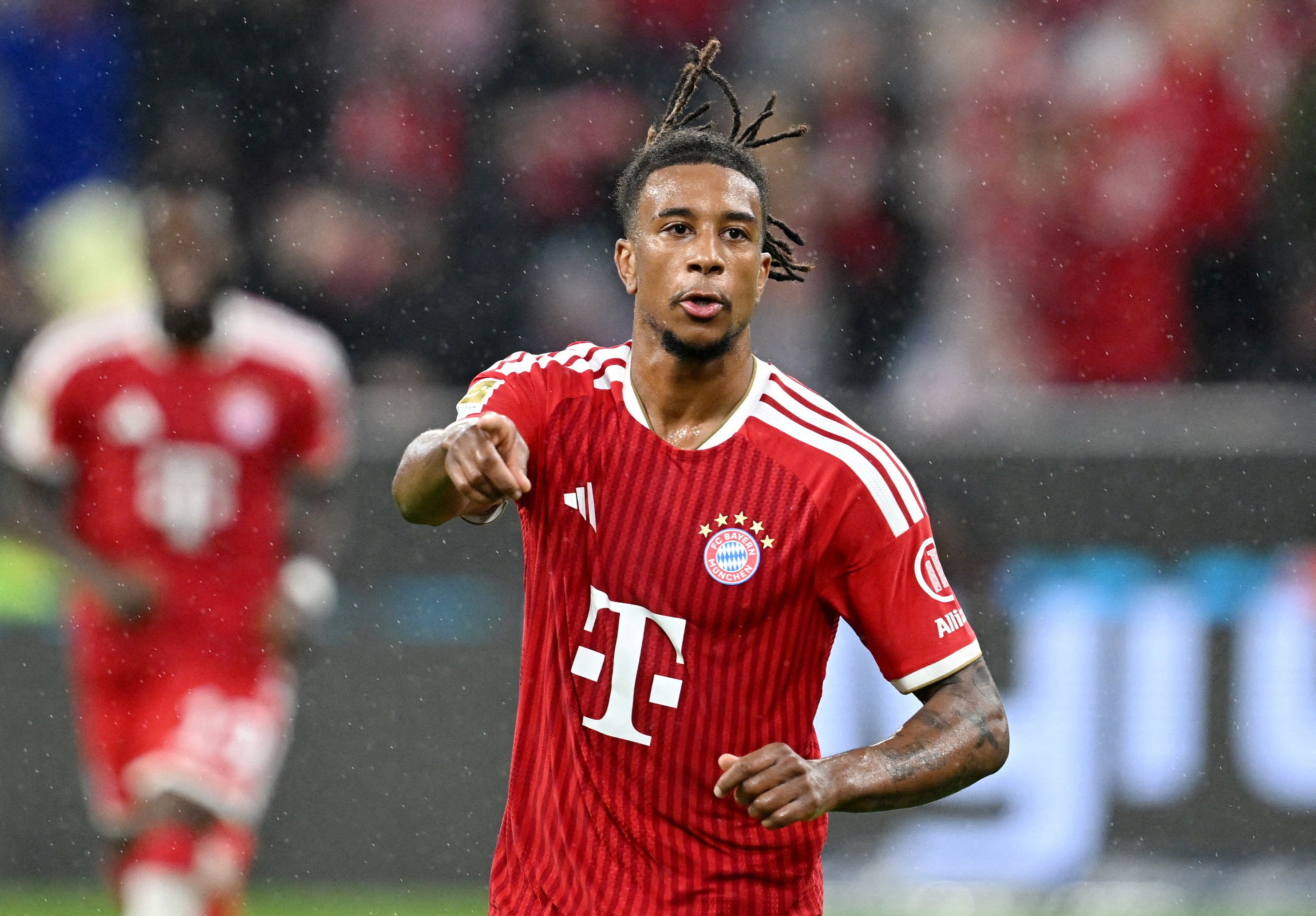 Bayern mở cửa cho Olise ra đi