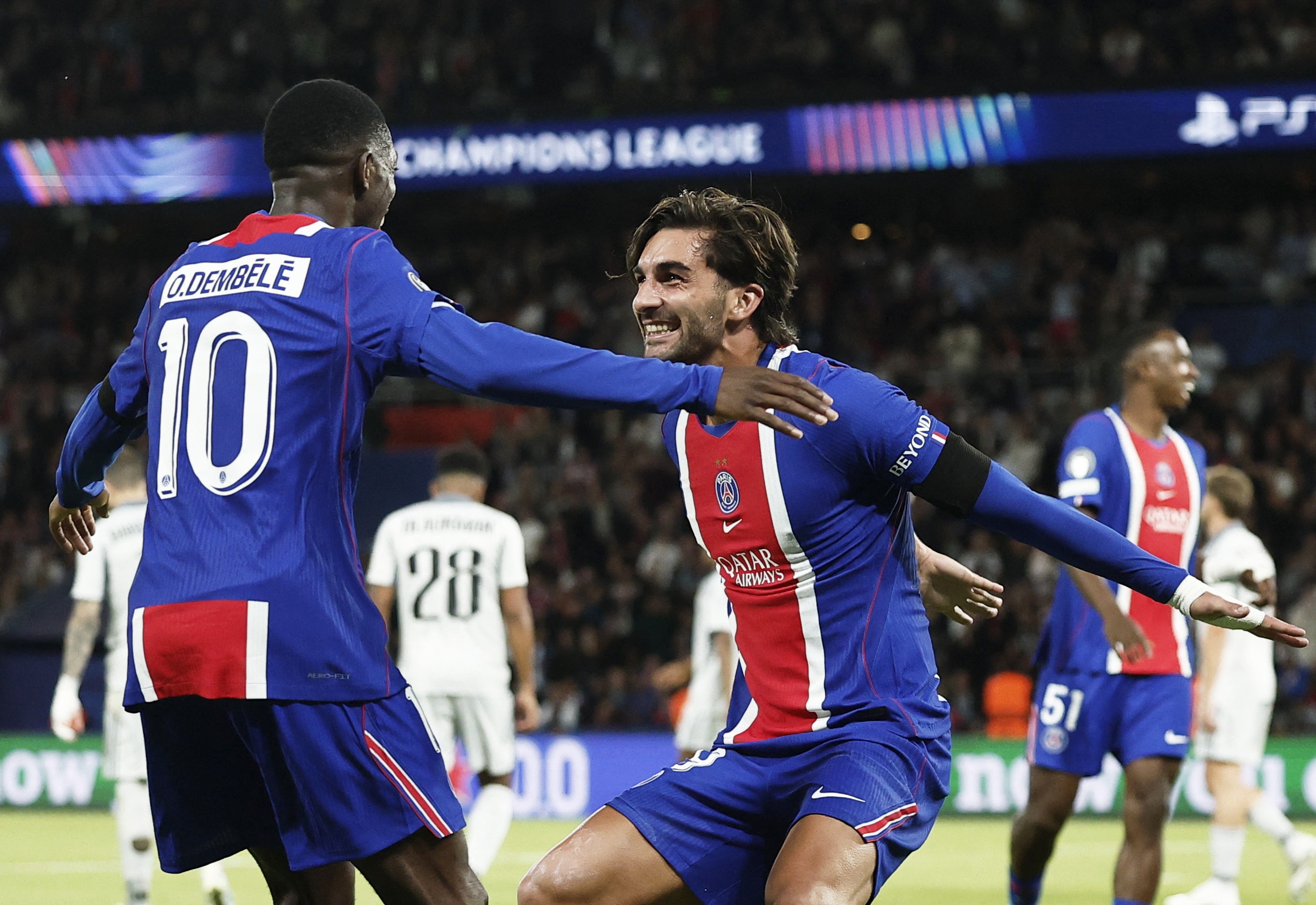 Barca không sai, PSG chỉ dùng người tốt hơn