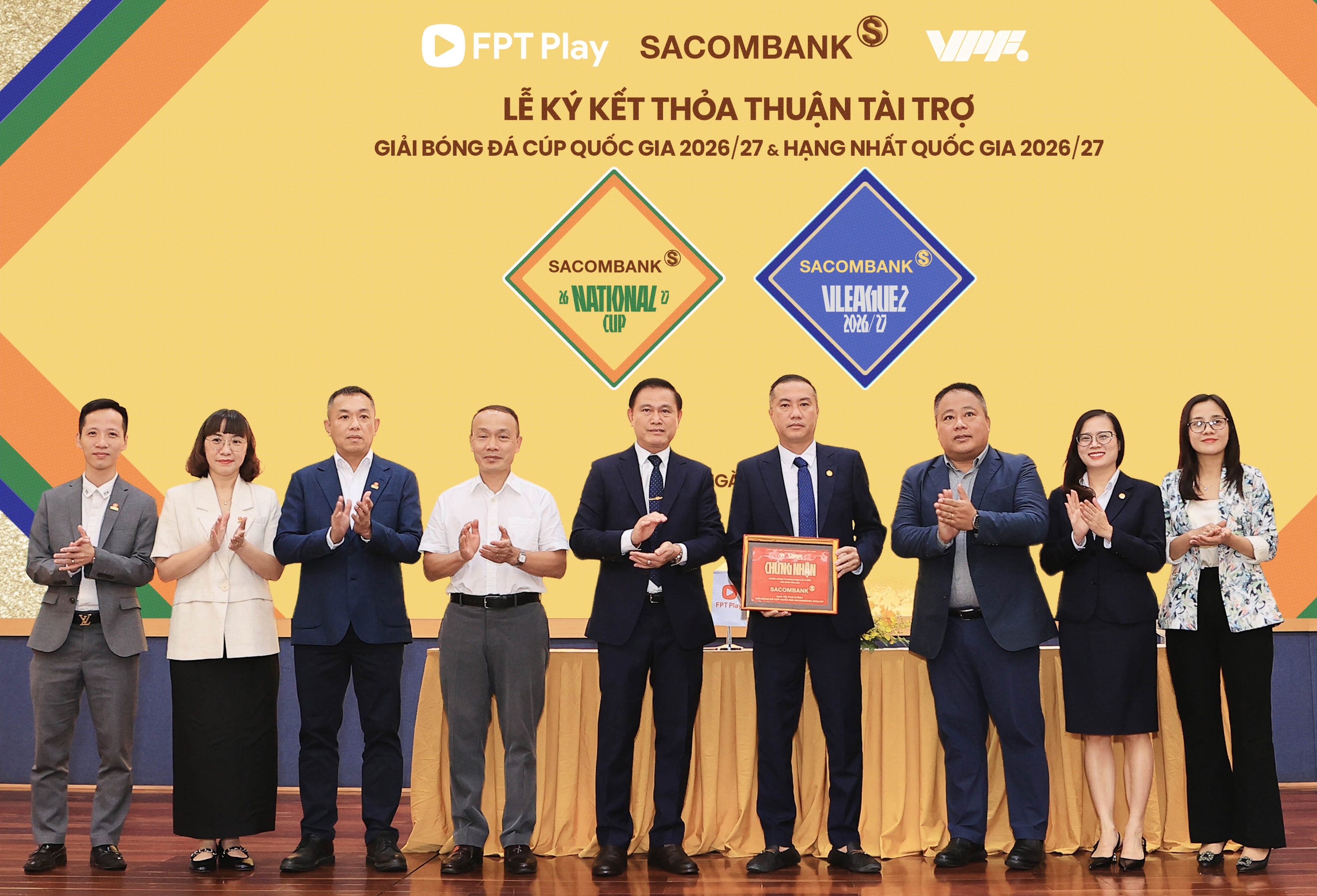 Hạng Nhất và Cúp Quốc gia có nhiều thay đổi ở mùa 2026/27