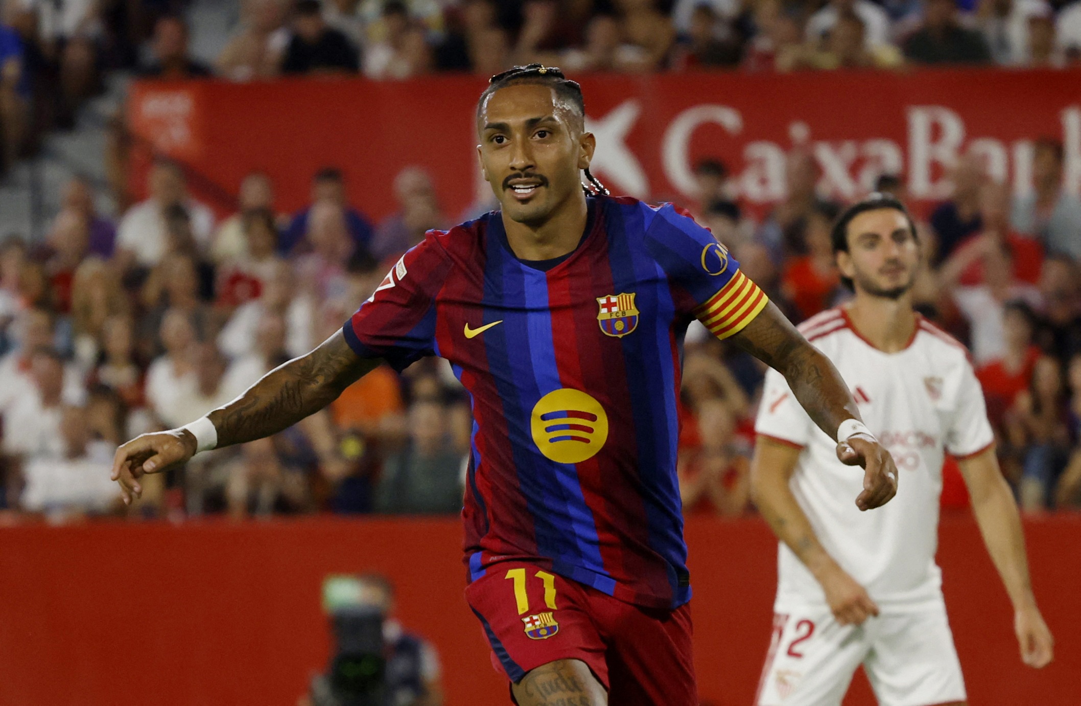 Cầu thủ Barca đang ghi bàn nhanh hơn Messi