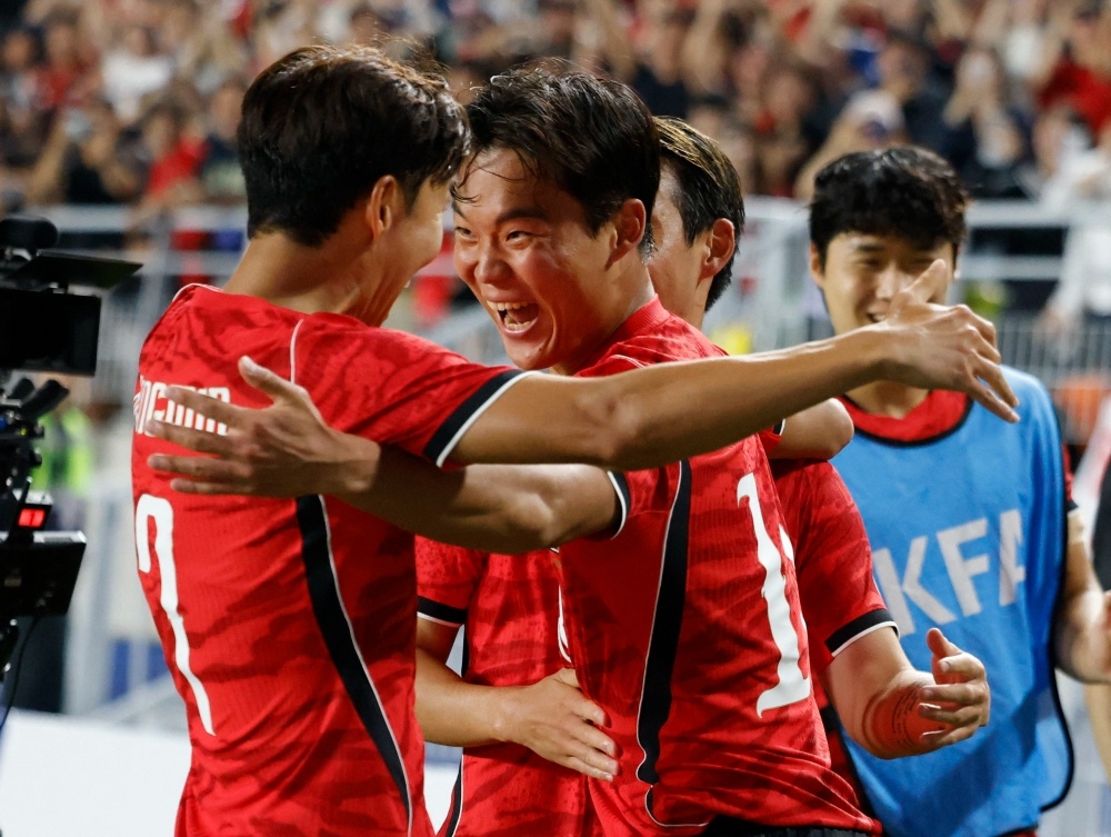 Son Heung-min tỏa sáng trong ngày Hàn Quốc thắng đậm