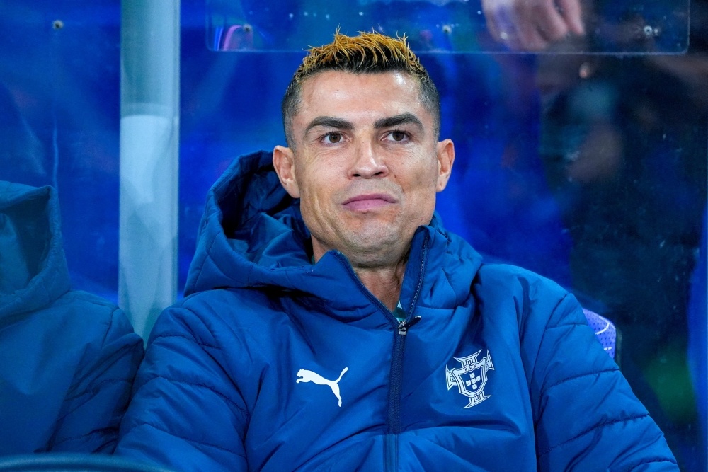 HLV Jorge Jesus tự làm khó mình với Ronaldo