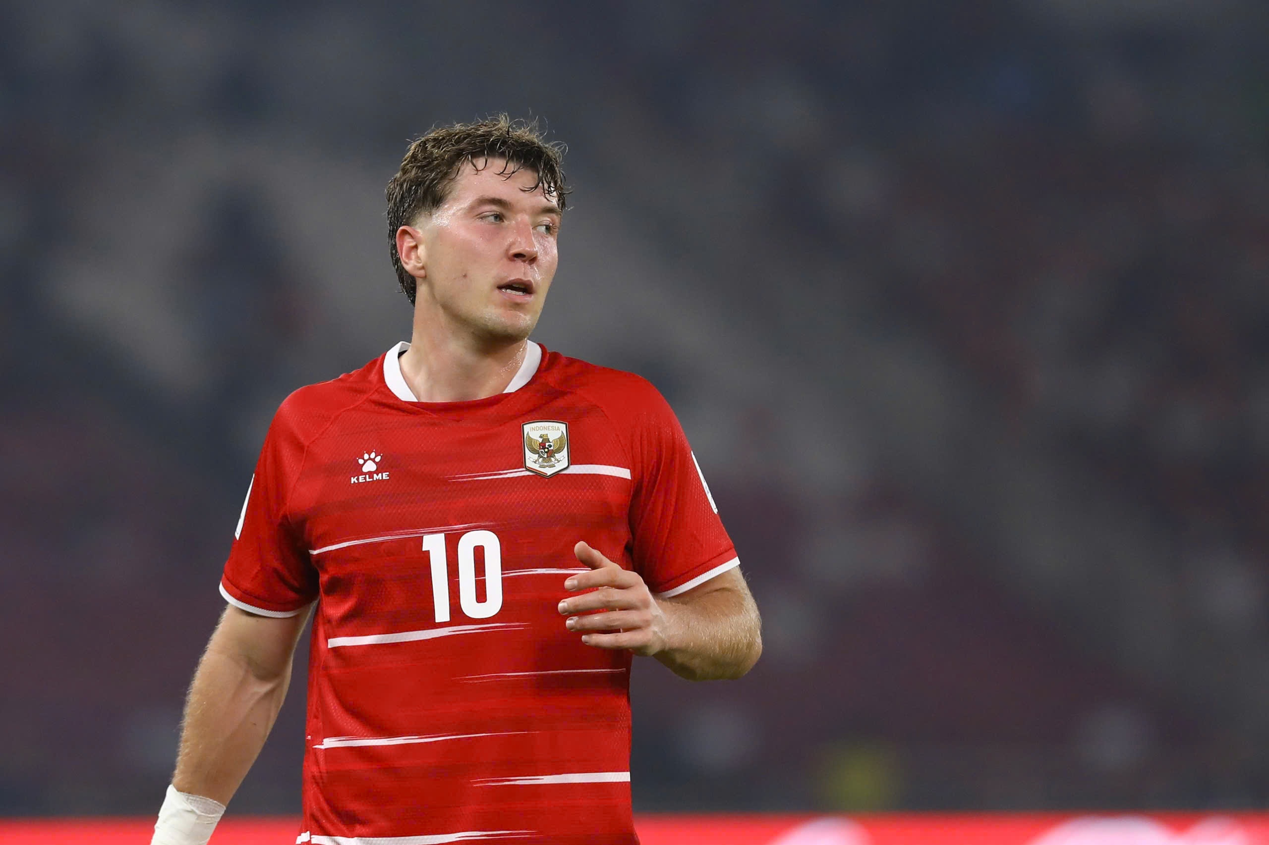 FIFA phải giải thích vụ 2 phút thành 7 phút