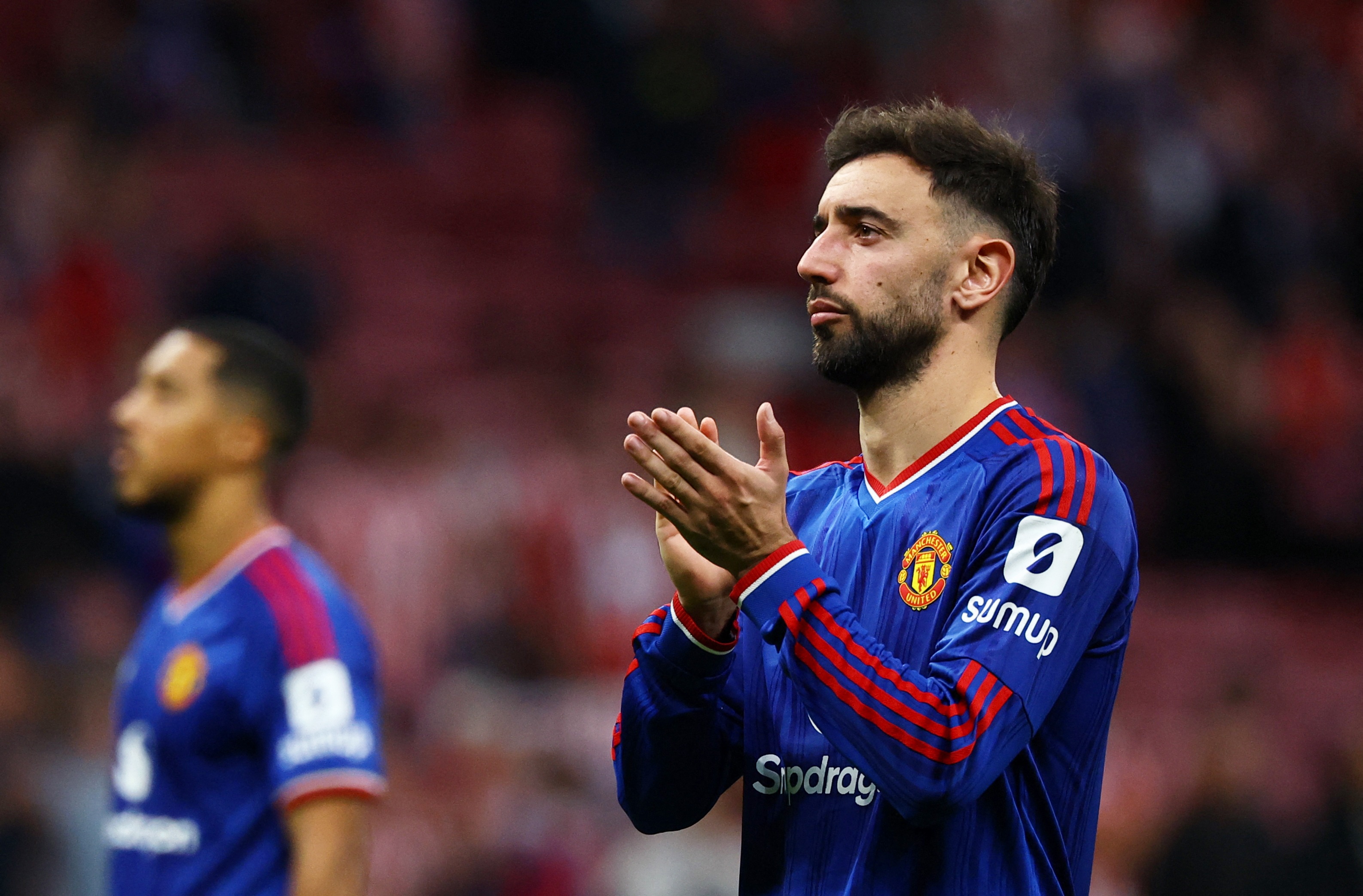 MU được khuyên loại Bruno Fernandes