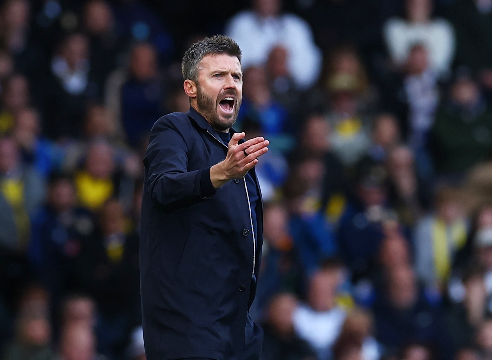 Carrick gây tranh luận với phát biểu sau trận hòa Leeds