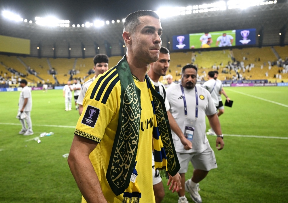 Ronaldo mất 39 giây kiếm đủ tiền nộp phạt