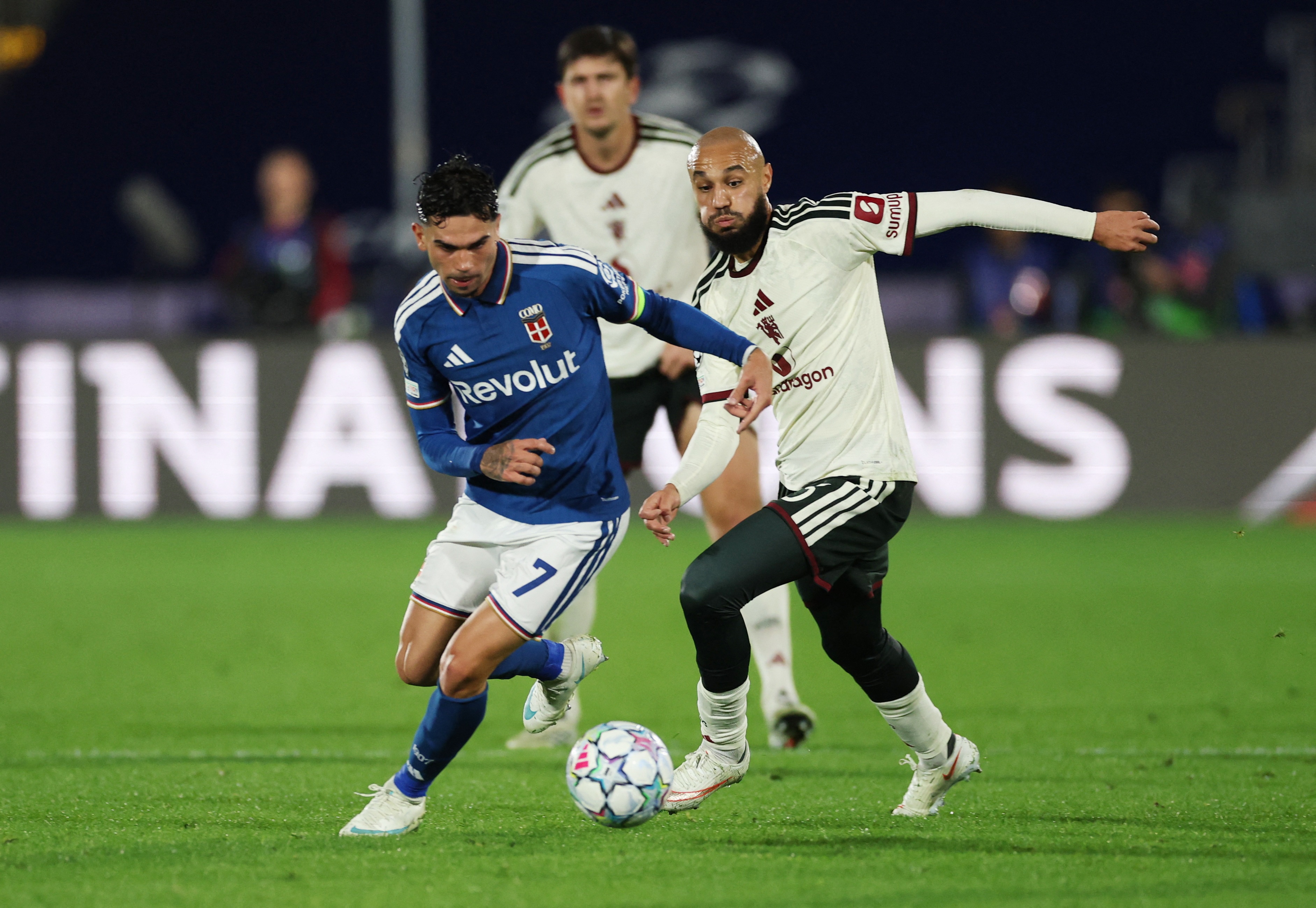 MU pressing nhiều thứ hai Champions League, vì sao vẫn thua thảm?