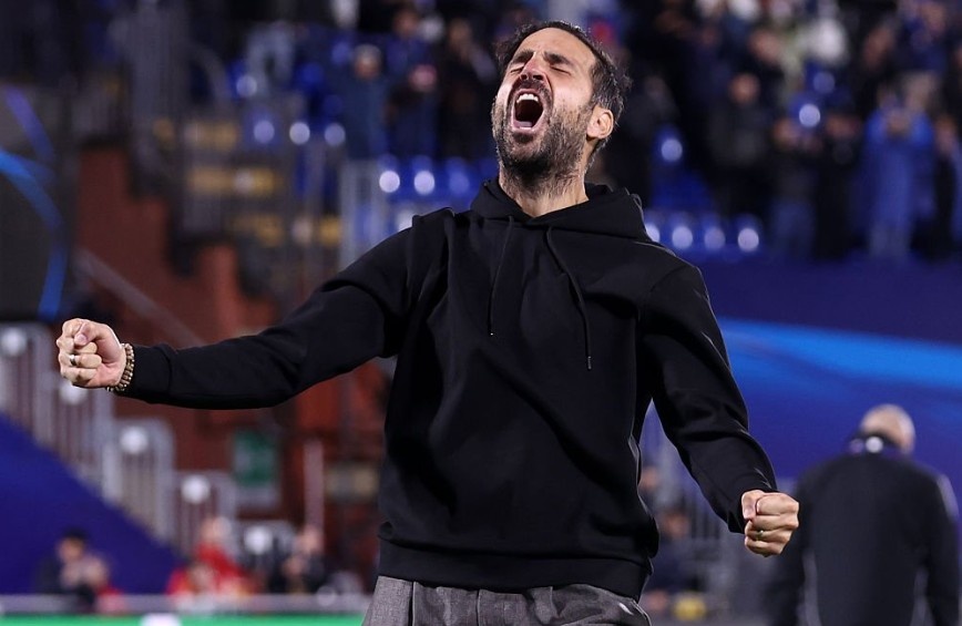 Fabregas cùng học trò làm nên lịch sử